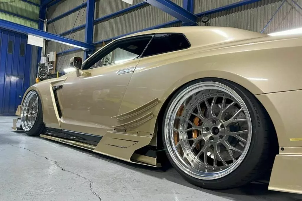 https://www.carscoops.com/wp-content/uploads/webp/2024/01/Kuhl-Nissan-GT-R-Widebody-7-1024x682.webp