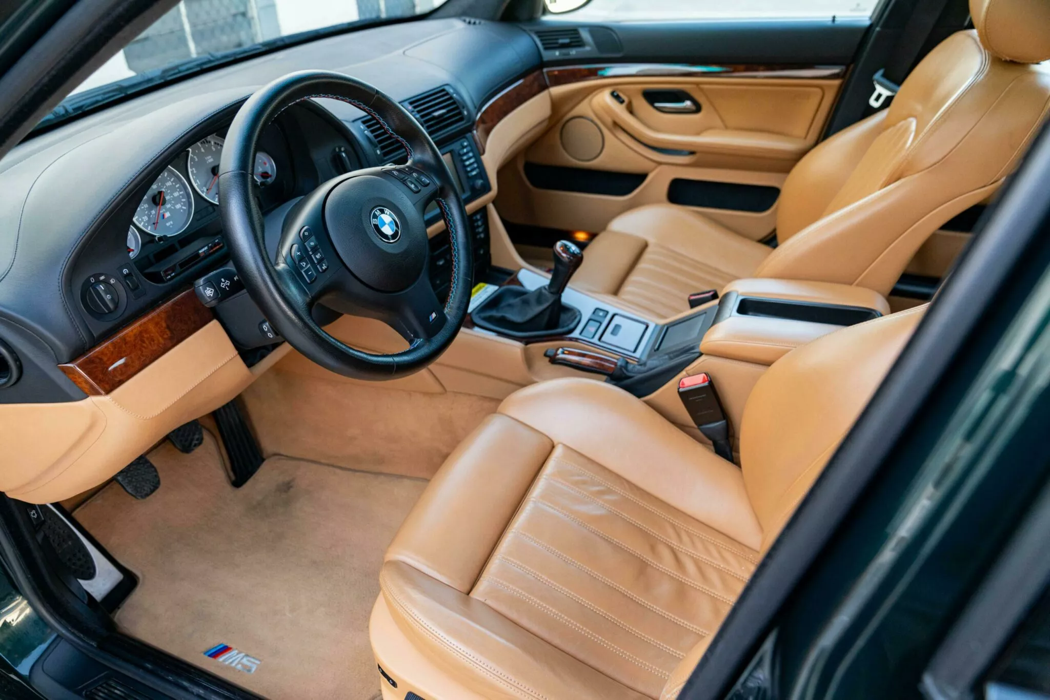 BMW-M5-12-2048x1366.webp