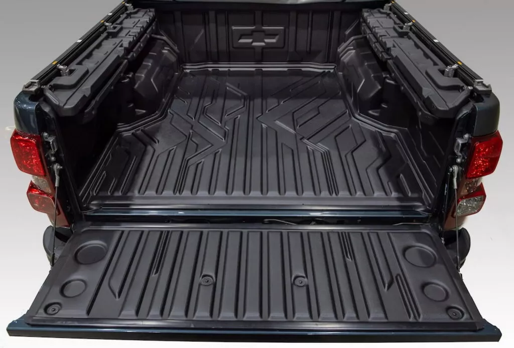 https://www.carscoops.com/wp-content/uploads/webp/2024/04/2025-Chevrolet-S10-13-1024x694.webp