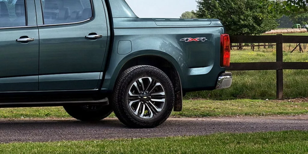 https://www.carscoops.com/wp-content/uploads/webp/2024/04/2025-Chevrolet-S10-7-1024x512.webp