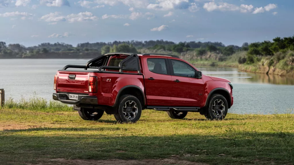 https://www.carscoops.com/wp-content/uploads/webp/2024/04/2025-Chevrolet-S10-Z71-2-1024x576.webp
