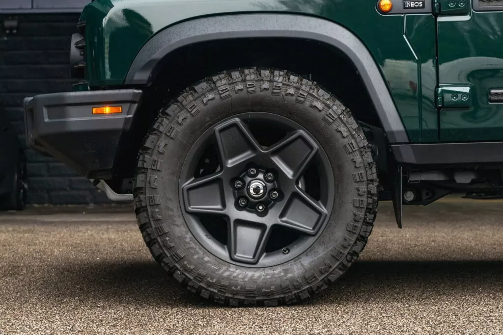 https://www.carscoops.com/wp-content/uploads/webp/2024/04/Ineos-Grenadier-by-Chelsea-Truck-Company-18-1024x683.webp