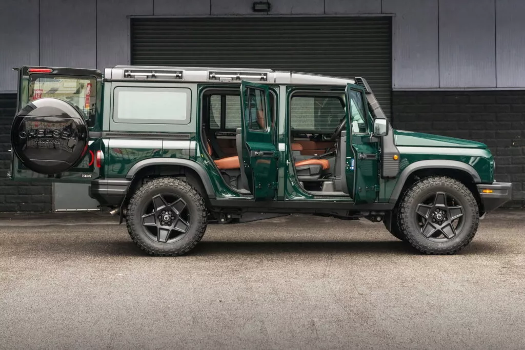 https://www.carscoops.com/wp-content/uploads/webp/2024/04/Ineos-Grenadier-by-Chelsea-Truck-Company-8-1024x683.webp