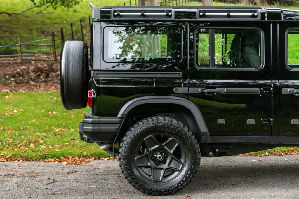https://www.carscoops.com/wp-content/uploads/webp/2024/04/Ineos-Grenadier-by-Chelsea-Truck-Company-New-11-1024x683.webp