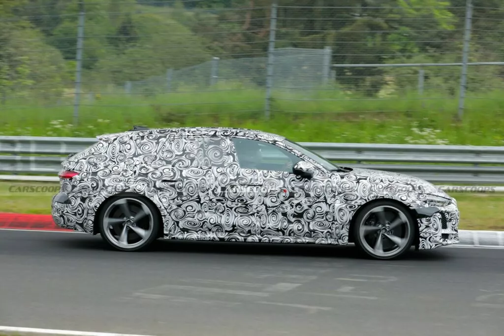 2026 아우디 RS5 아반트 스파이샷 : 클리앙