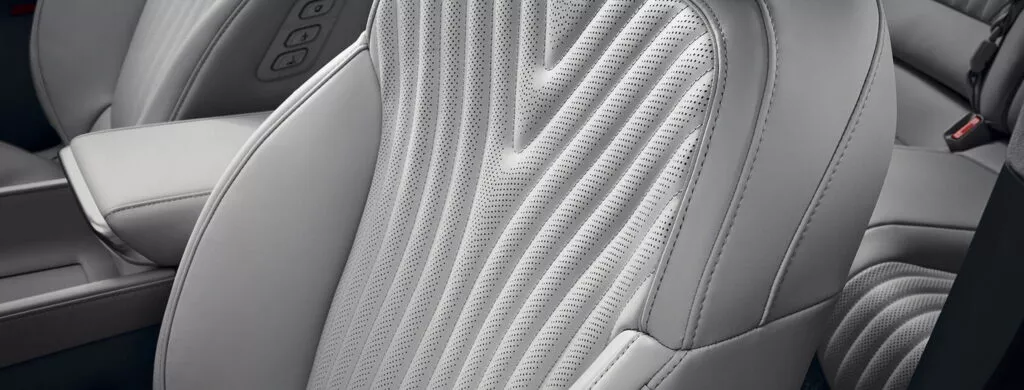 https://www.carscoops.com/wp-content/uploads/webp/2024/06/2025-Hyundai-Grandeur-Interior-13-1024x390.webp