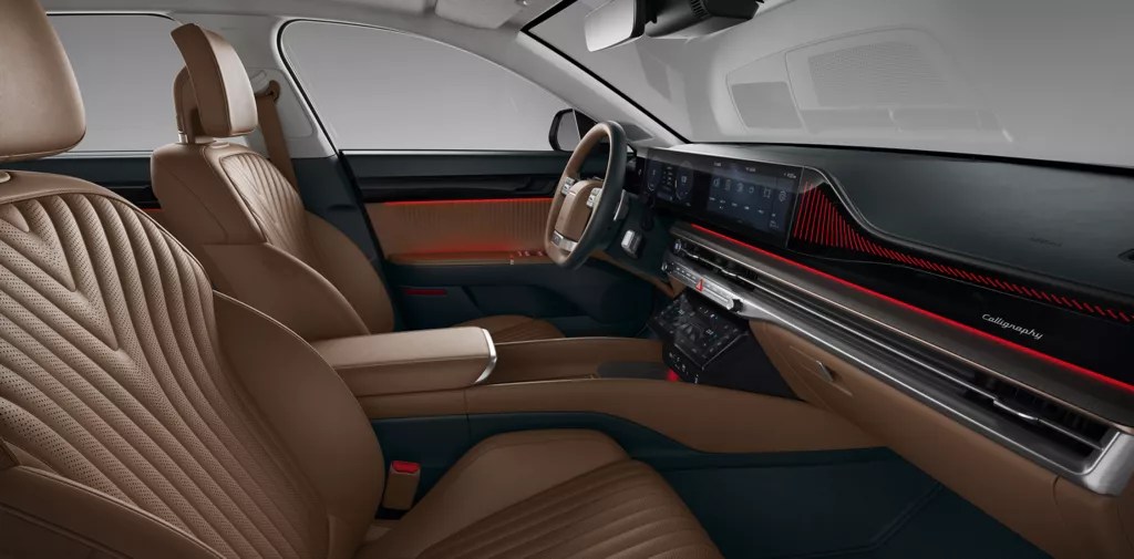 https://www.carscoops.com/wp-content/uploads/webp/2024/06/2025-Hyundai-Grandeur-Interior-2-1024x505.webp