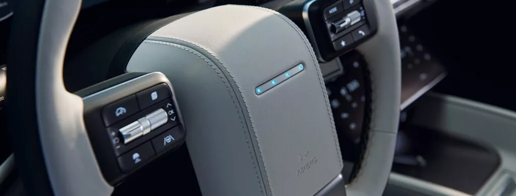https://www.carscoops.com/wp-content/uploads/webp/2024/06/2025-Hyundai-Grandeur-Interior-22-1024x390.webp