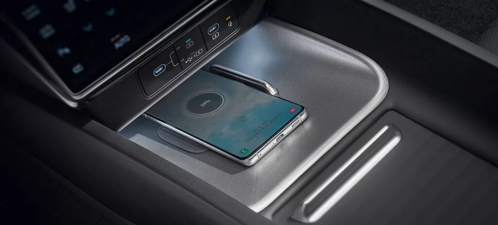 https://www.carscoops.com/wp-content/uploads/webp/2024/06/2025-Hyundai-Grandeur-Interior-28-1024x463.webp