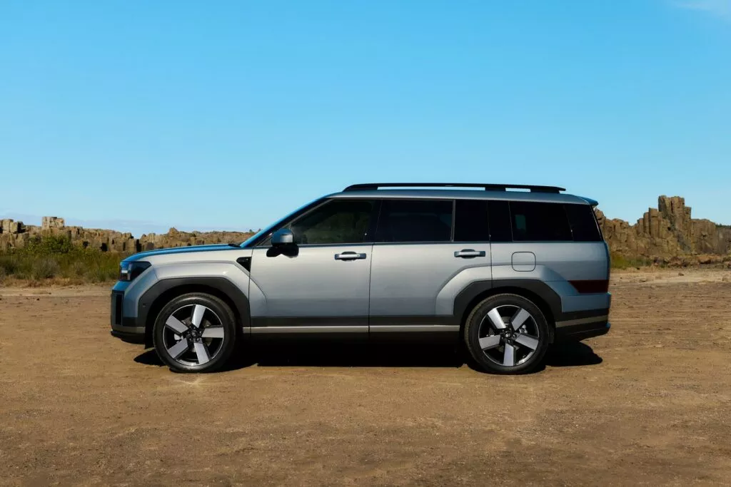 https://www.carscoops.com/wp-content/uploads/webp/2024/06/2025-Hyundai-Santa-Fe-116-1024x683.webp