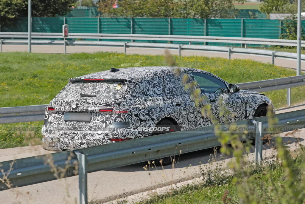 https://www.carscoops.com/wp-content/uploads/webp/2024/09/Audi-RS6-Avant-Scoop-10-1024x684.webp