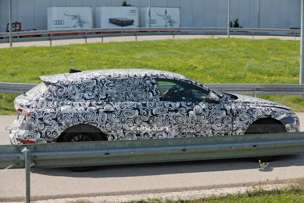 https://www.carscoops.com/wp-content/uploads/webp/2024/09/Audi-RS6-Avant-Scoop-8-1024x683.webp