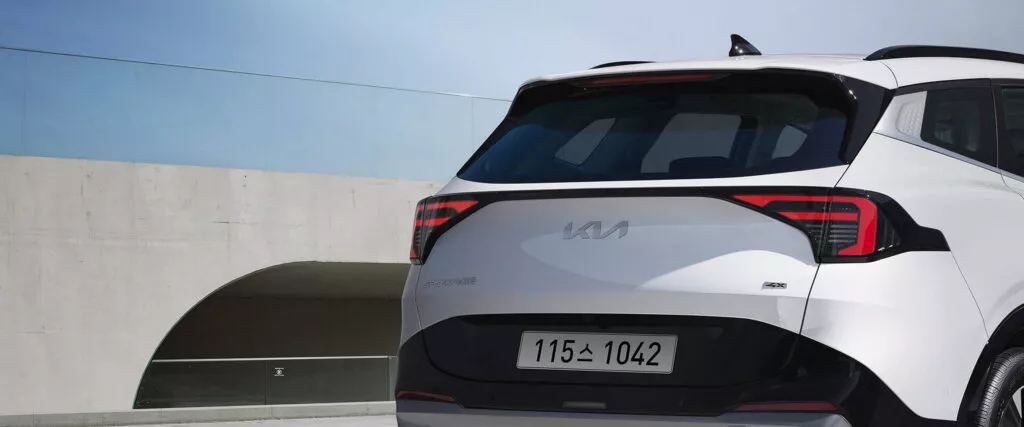 https://www.carscoops.com/wp-content/uploads/webp/2024/10/2026-Kia-Sportage-Korea-14-1024x427.webp