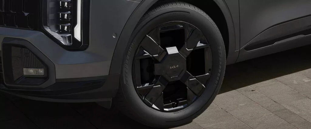 https://www.carscoops.com/wp-content/uploads/webp/2024/10/2026-Kia-Sportage-Korea-15-1024x427.webp