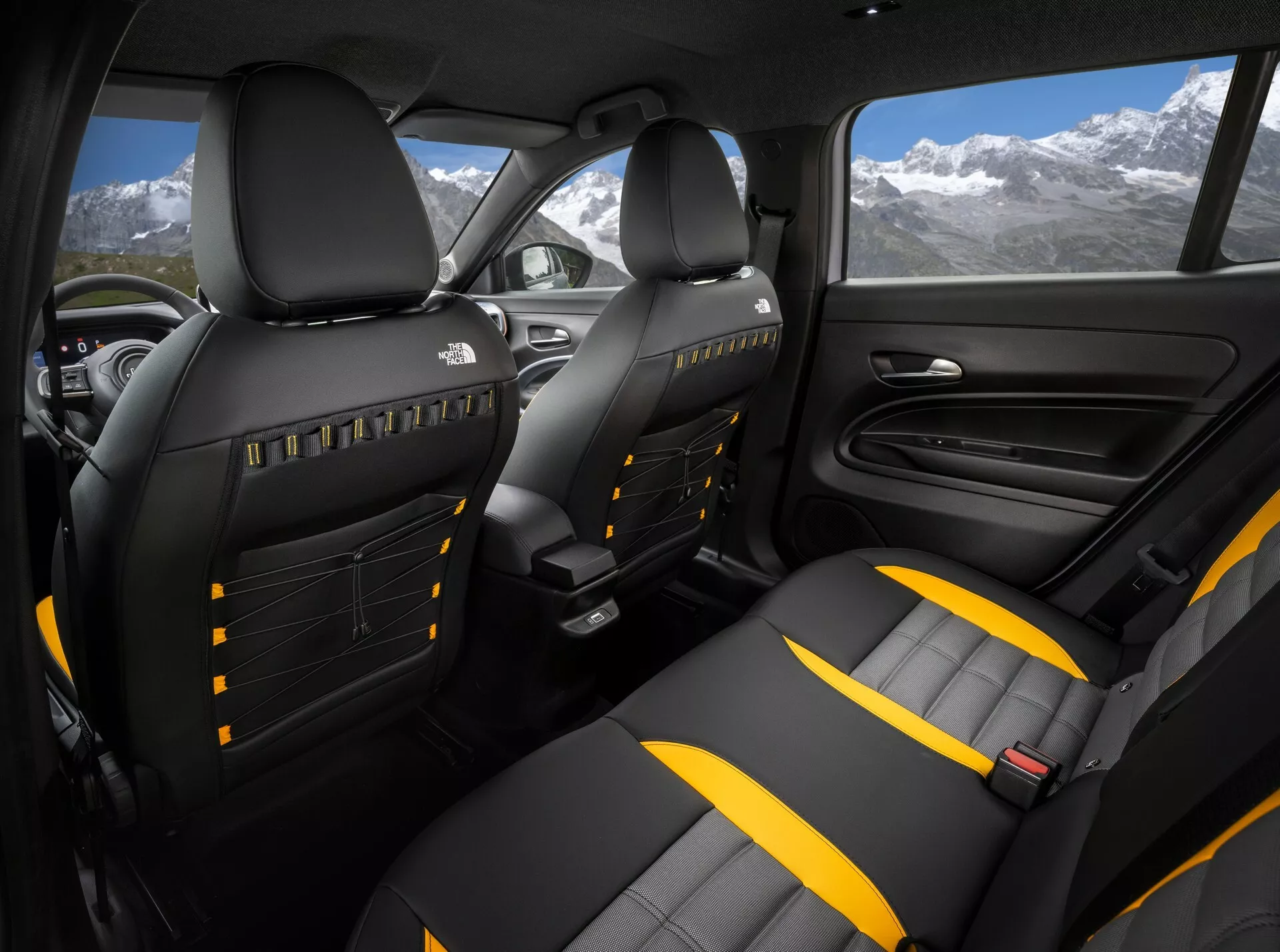 첫 번째 이미지