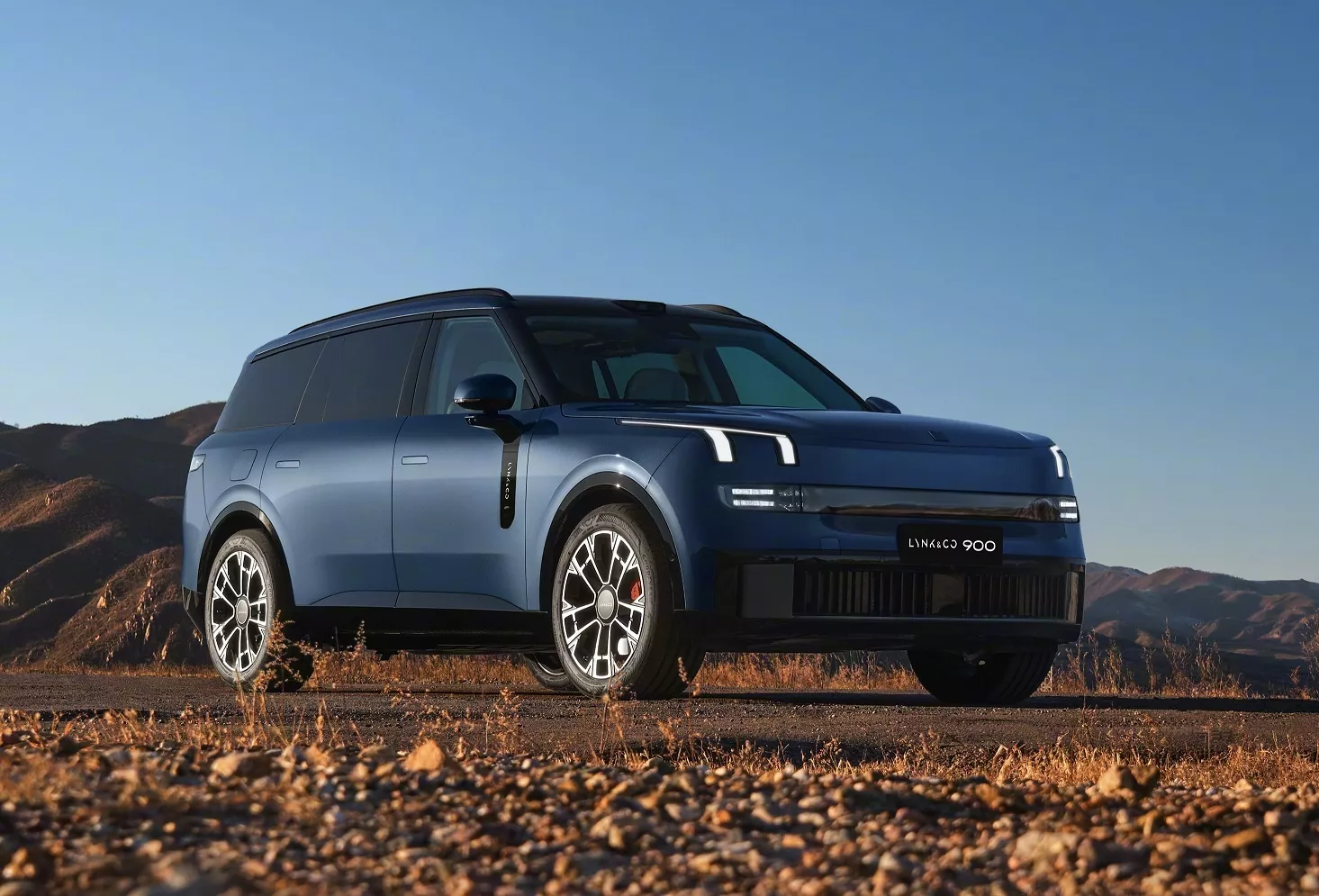 Lynk-Co-900-1.webp
