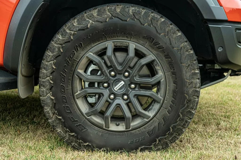 https://www.carscoops.com/wp-content/uploads/webp/2025/02/2025-Ford-Ranger-Raptor-18-1024x683.webp
