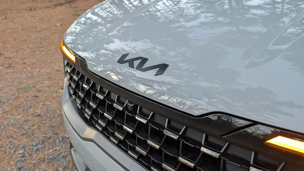 https://www.carscoops.com/wp-content/uploads/webp/2025/02/2025-Kia-Carnival-for-Carscoops-by-Stephen-Rivers-16-1024x576.webp