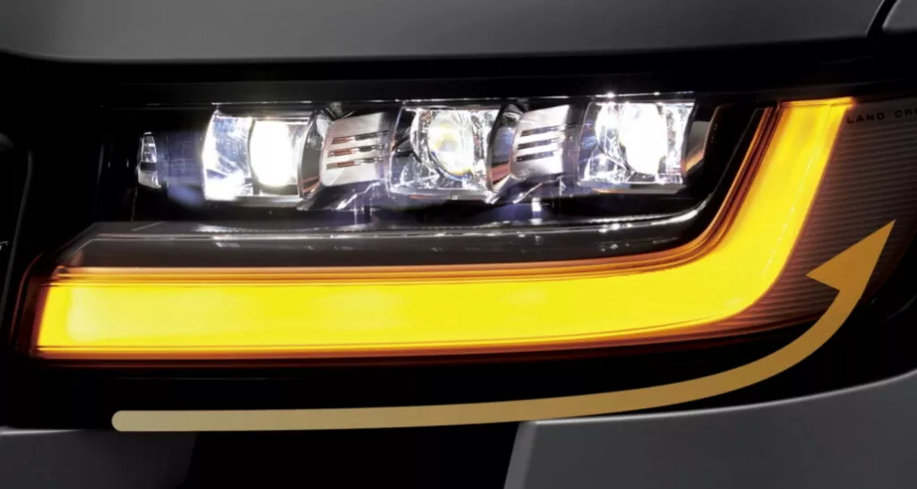 https://www.carscoops.com/wp-content/uploads/webp/2025/03/2025-Toyota-Land-Cruiser-300-Japan-14-1024x546.webp