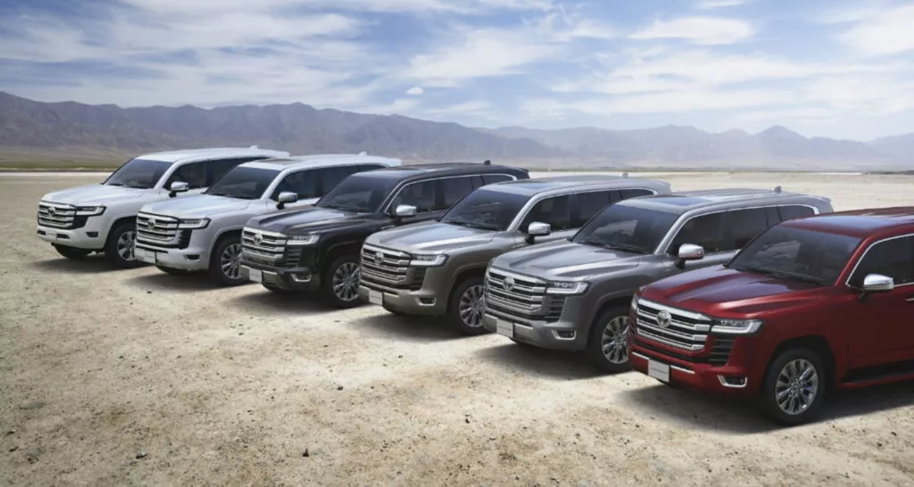 https://www.carscoops.com/wp-content/uploads/webp/2025/03/2025-Toyota-Land-Cruiser-300-Japan-36-1024x546.webp