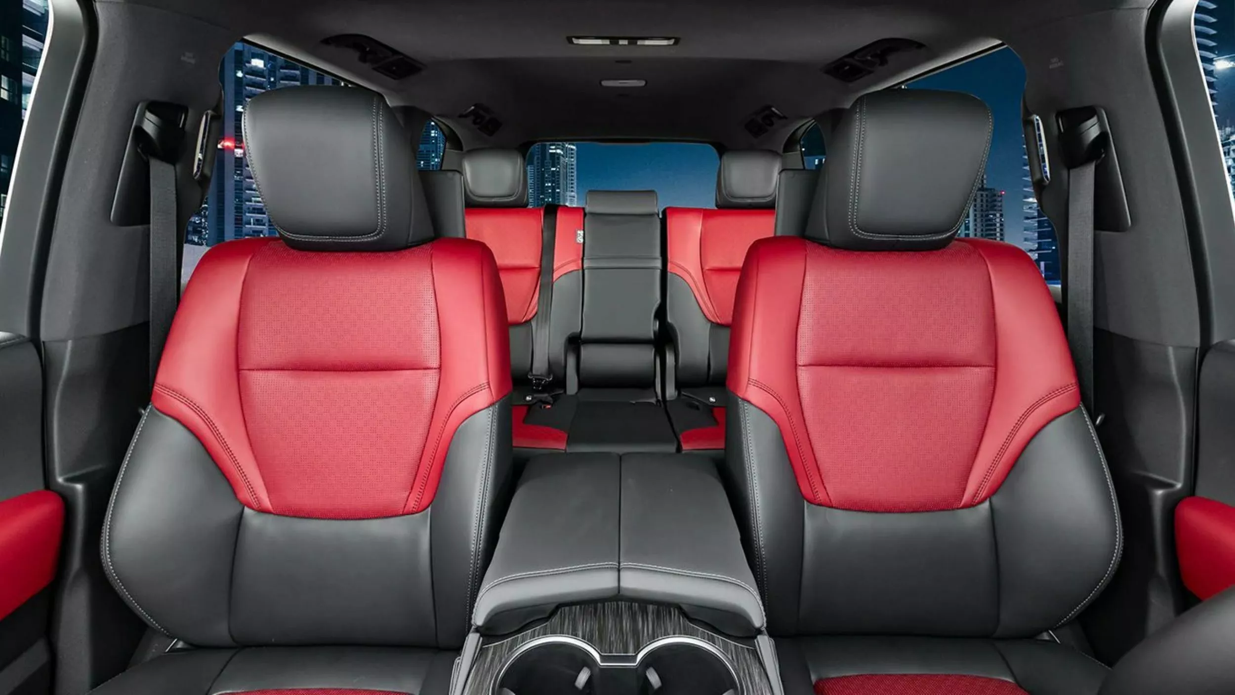 Toyota-Land-Cruiser-300-Hybrid-21.webp