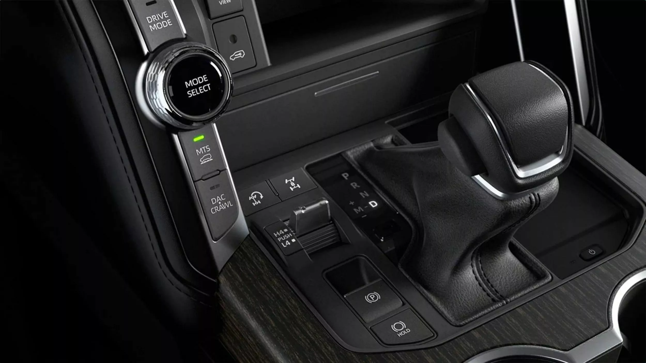 Toyota-Land-Cruiser-300-Hybrid-22.webp