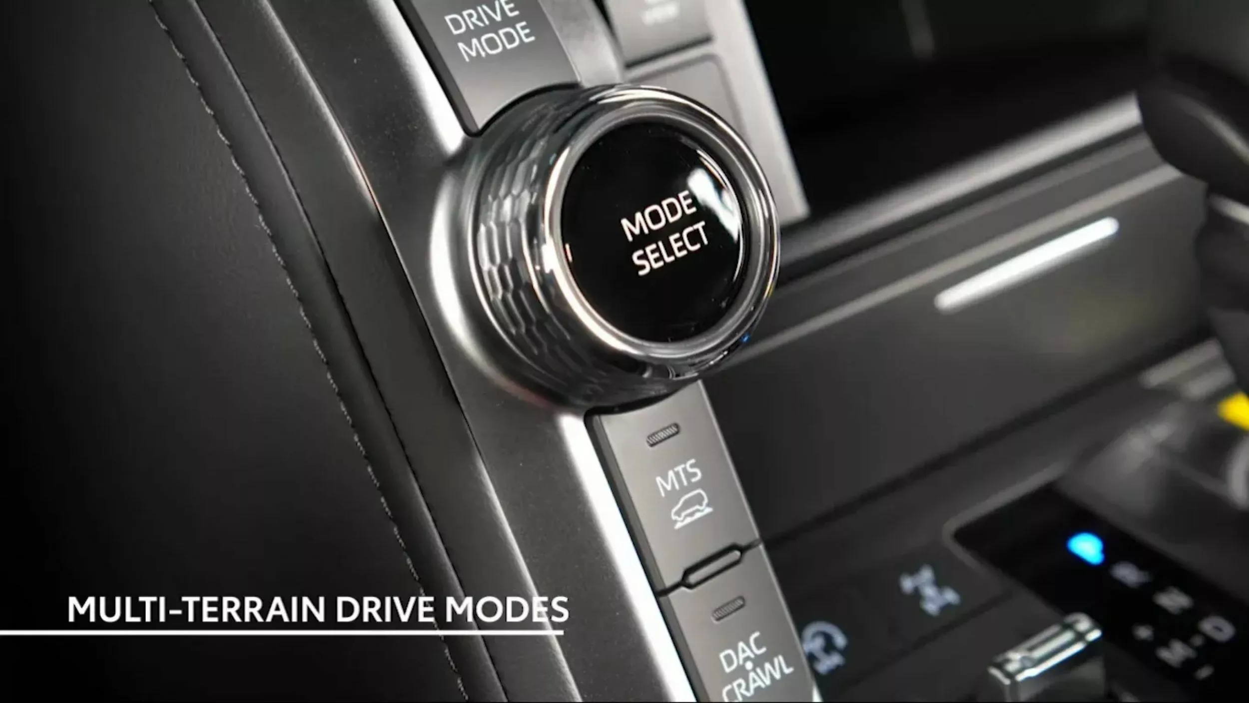Toyota-Land-Cruiser-300-Hybrid-23.webp