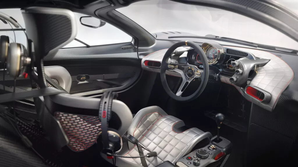 https://www.carscoops.com/wp-content/uploads/webp/2025/08/14_GMSV_-S1LM_Interior_3-1024x575.webp