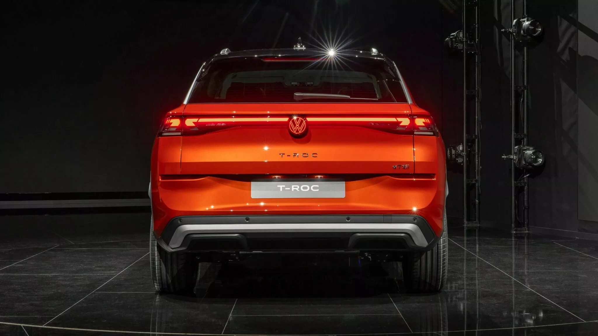 2026-VW-T-Roc-30-copy-2048x1152.webp