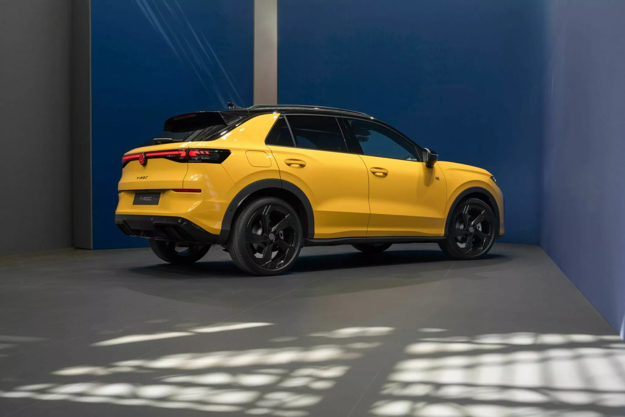 2026-VW-T-Roc-4-2048x1366.webp