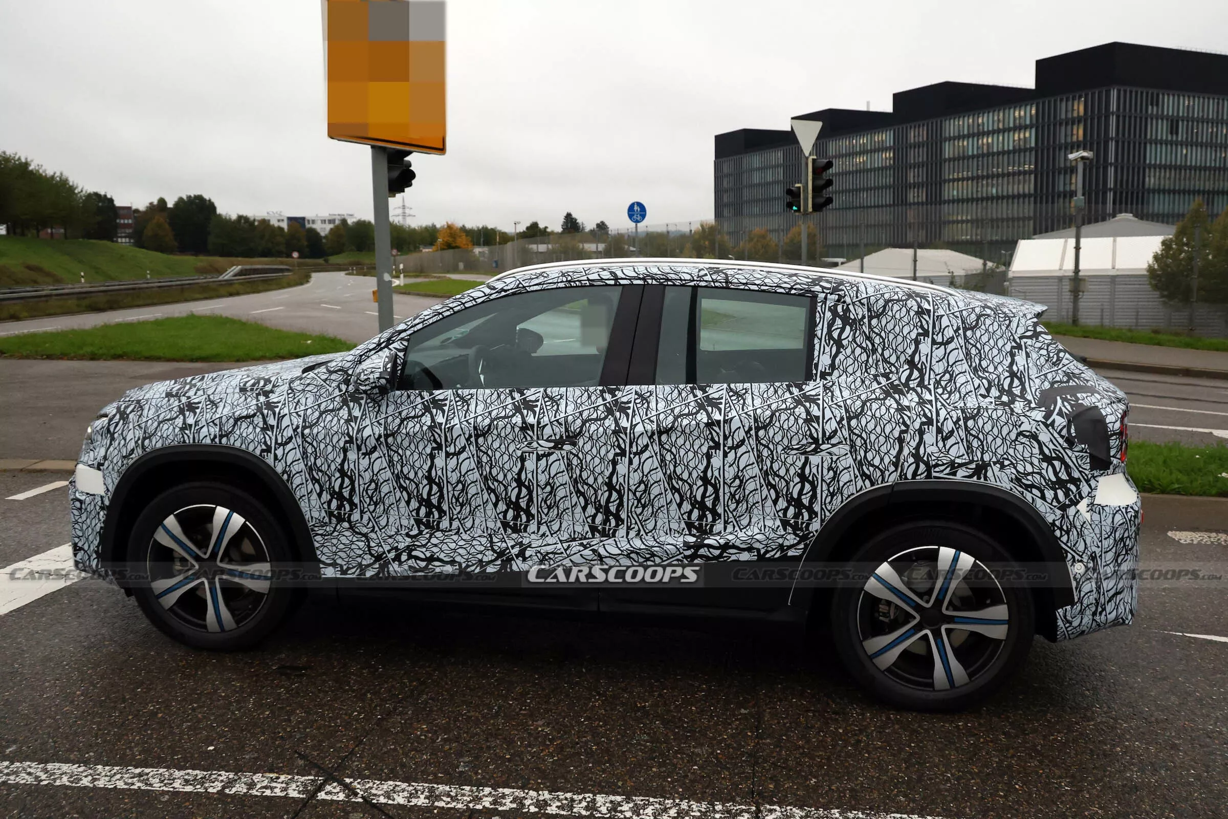 Mercedes-GLA-spy-shots-00006.webp