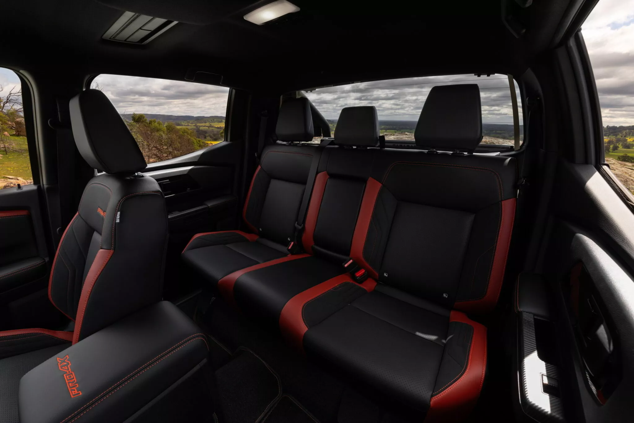 2026-Nissan-Navara-PRO-4X-19-2048x1366.webp (2048×1366)