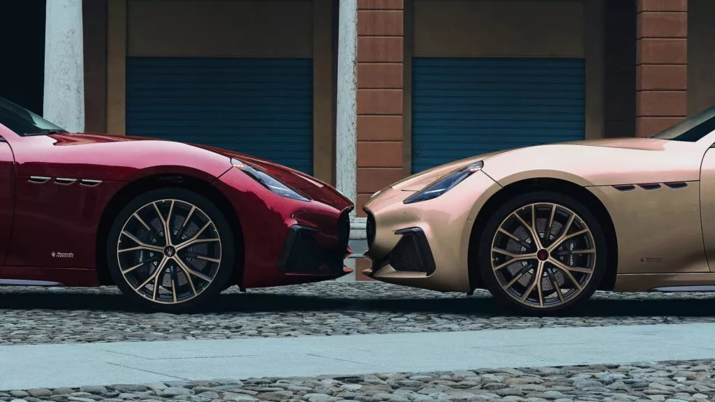 https://www.carscoops.com/wp-content/uploads/webp/2025/11/Maserati-GranTurismo-Rosso-Velluto-and-GranCabrio-Oro-Lirico-copy1-1024x576.webp