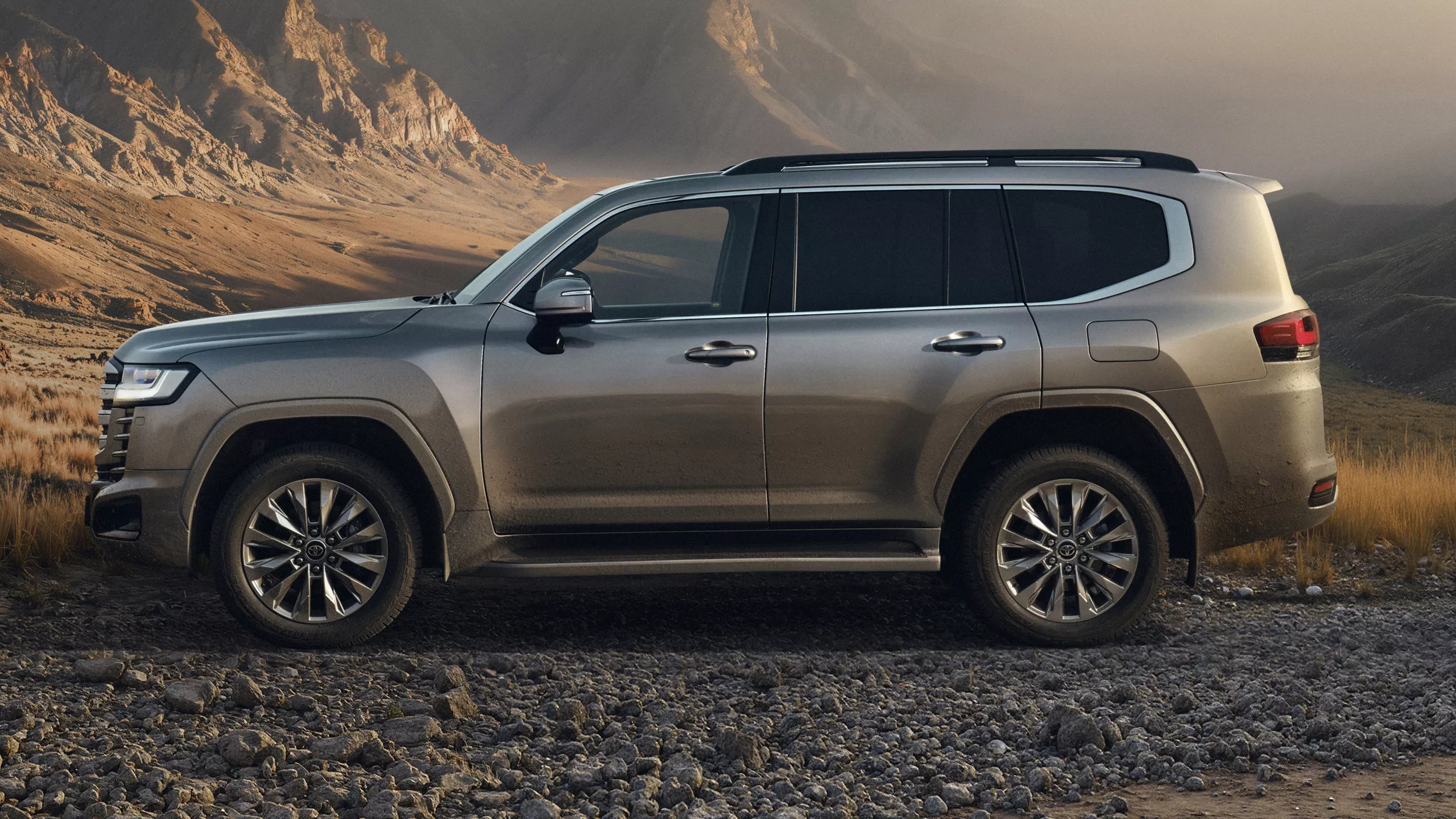 2026-Toyota-Land-Cruiser-300-Hybrid-3-copy.webp