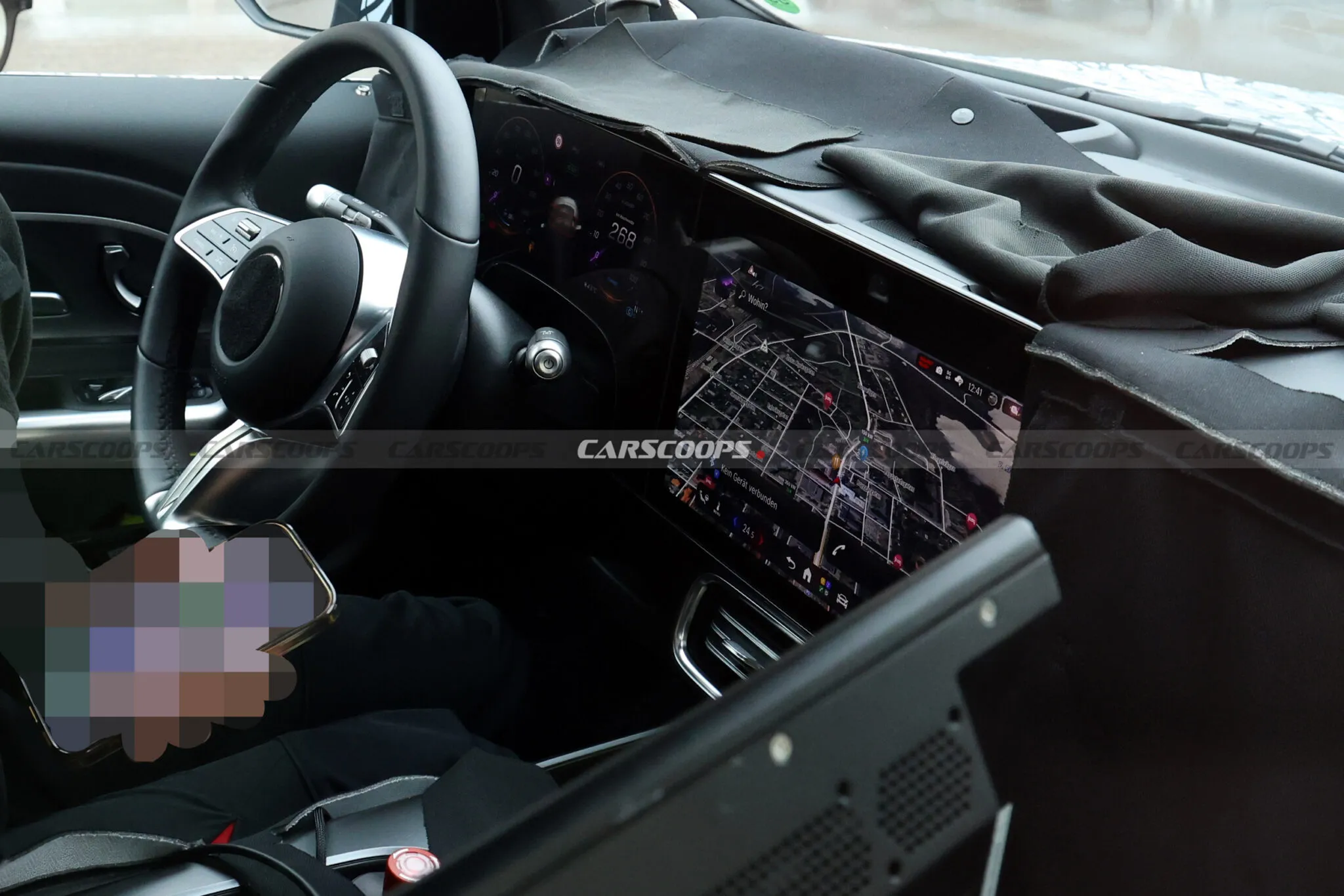 2027-Mercedes-GLA-EQ-320-2-2048x1366.web