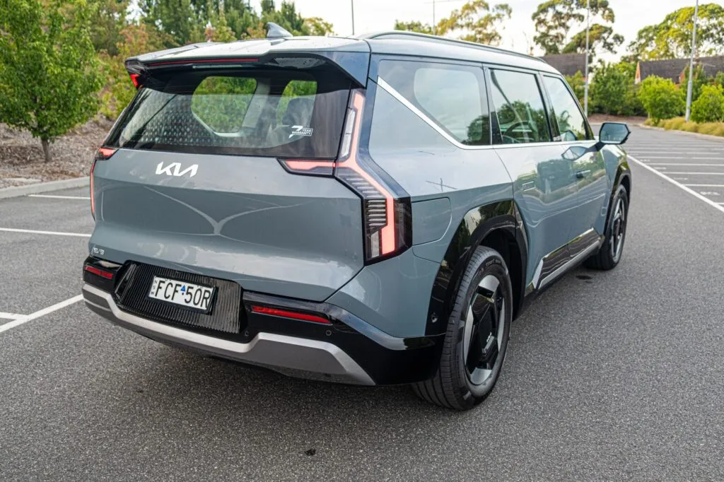 https://www.carscoops.com/wp-content/uploads/webp/2026/03/Kia-EV9-Earth-Review-Australia-17-1024x682.webp