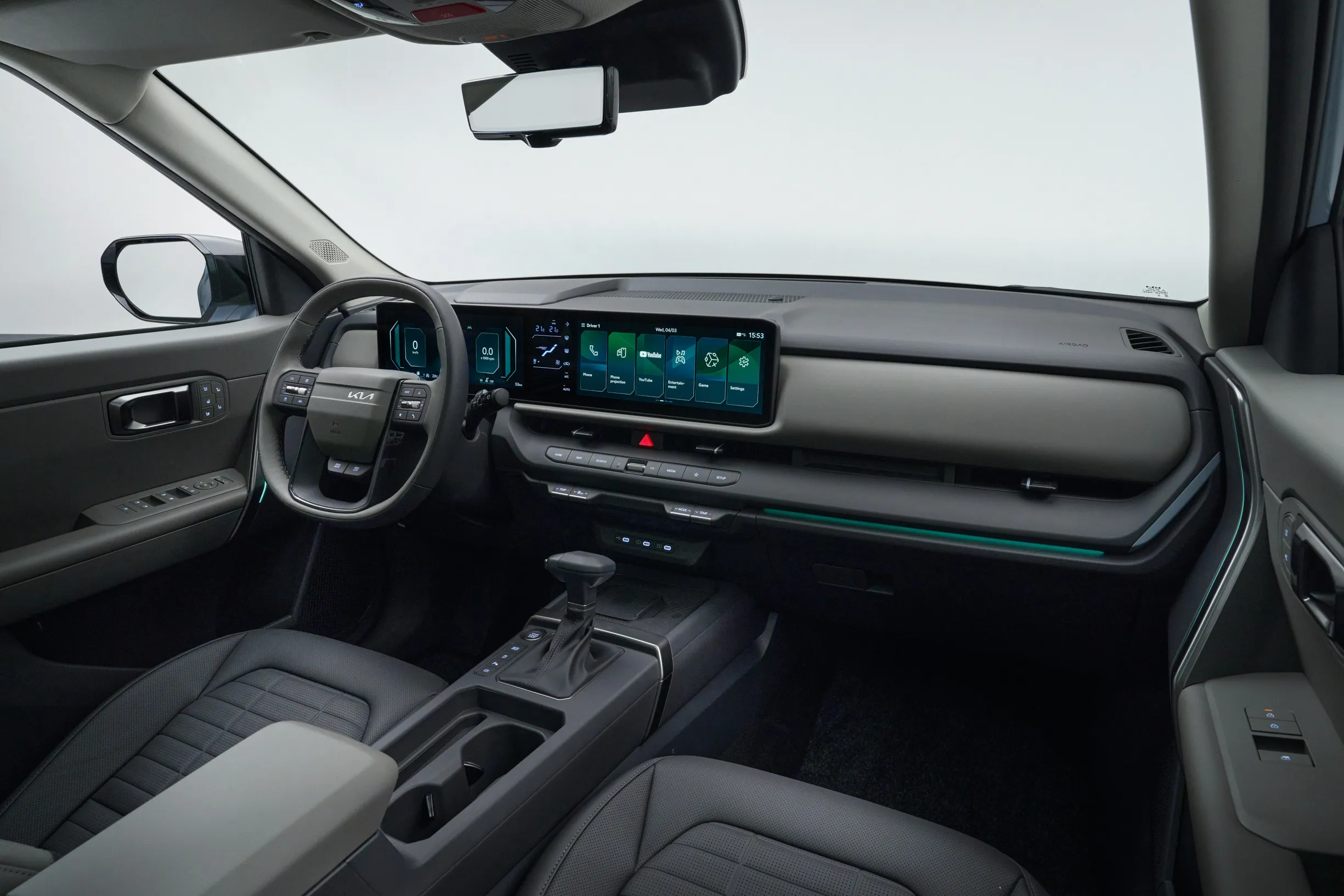 Салон Kia Seltos сбоку