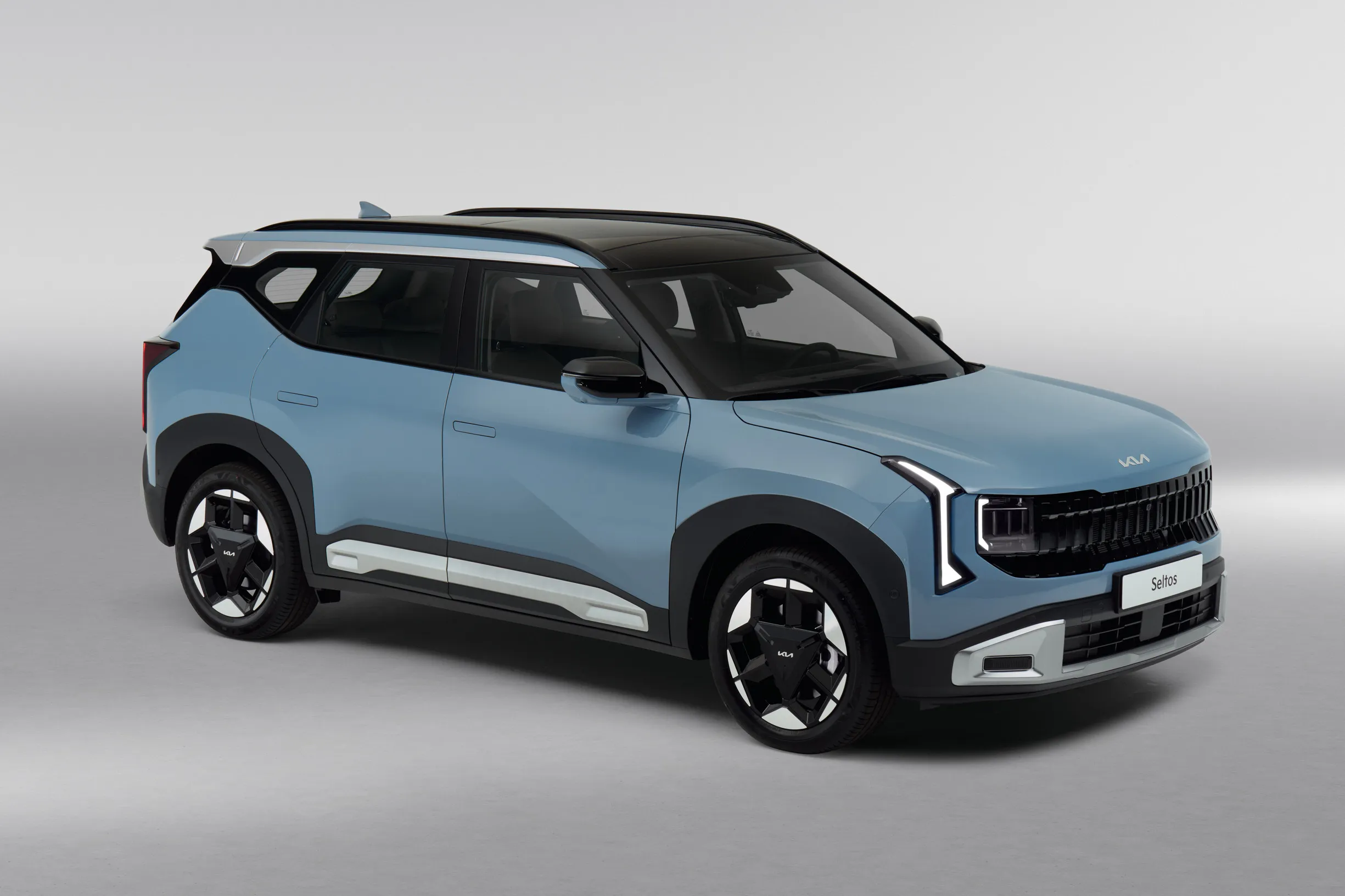 Kia Seltos второго поколения, вид спереди три четверти