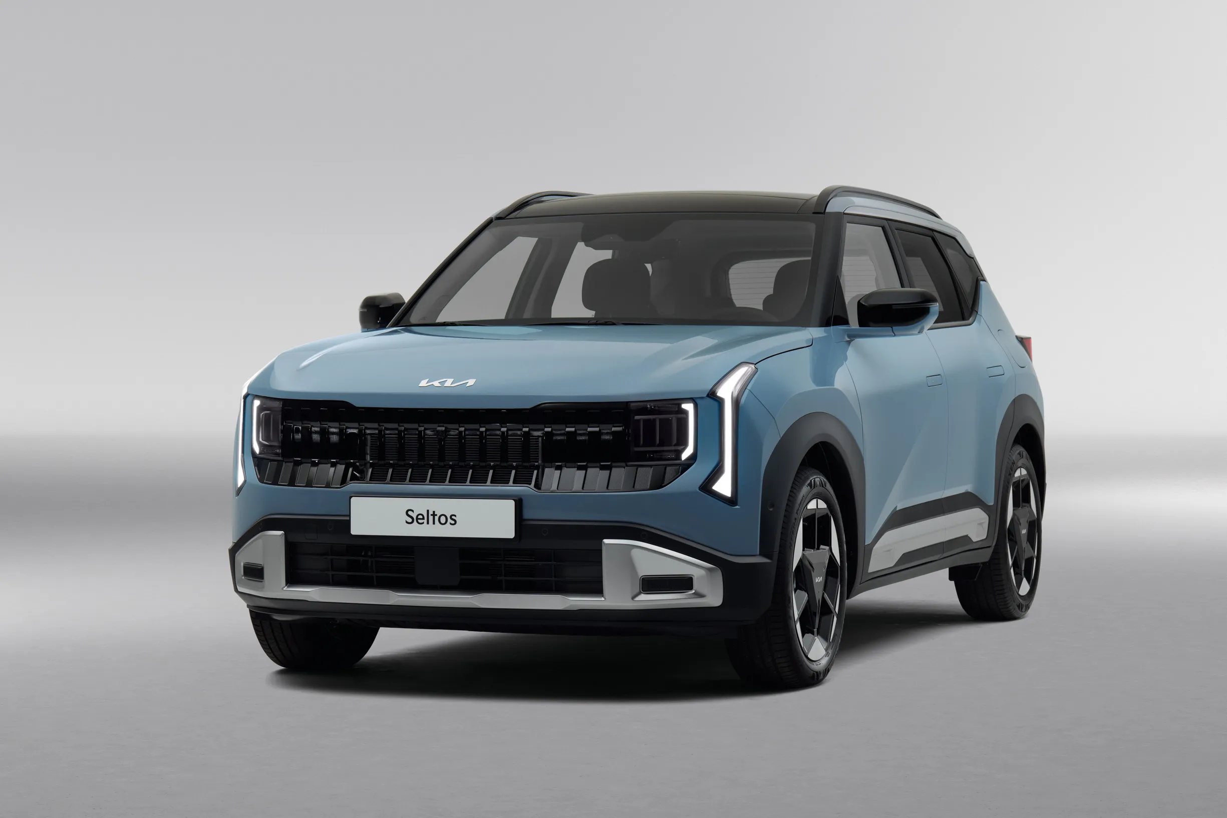 Kia Seltos, вид спереди справа