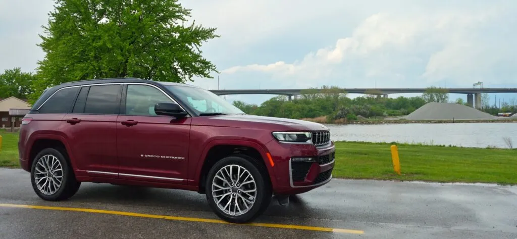 https://www.carscoops.com/wp-content/uploads/webp/2026/05/2026-Jeep-Grand-Cherokee-MG-Carscoops-529-15-1024x473.webp