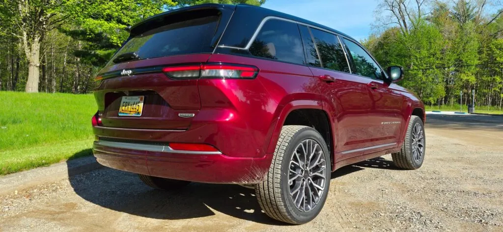 https://www.carscoops.com/wp-content/uploads/webp/2026/05/2026-Jeep-Grand-Cherokee-MG-Carscoops-529-9-1024x473.webp