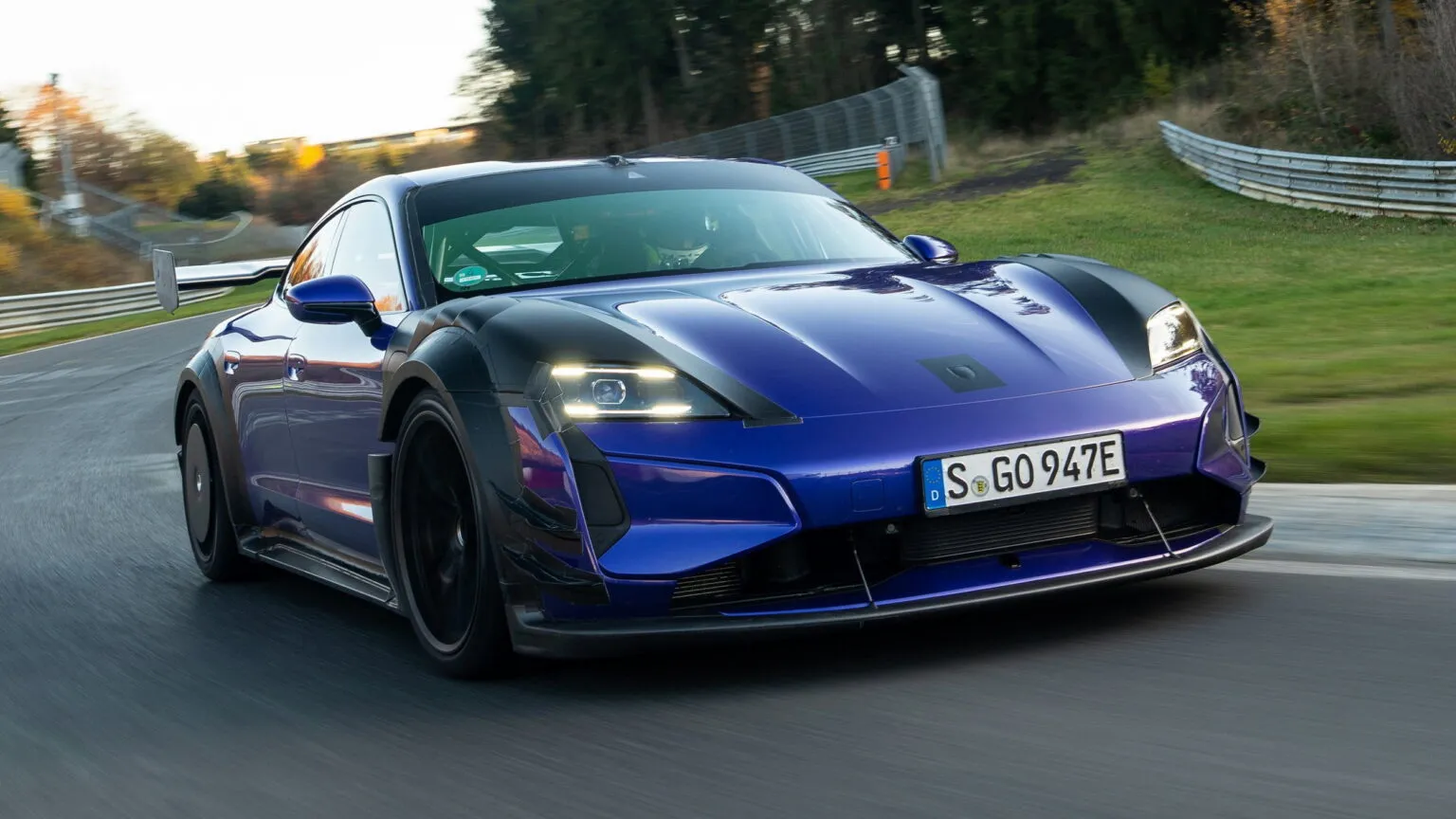 Porsche-Taycan-Turbo-GT-with-Weissach-Package-Manthey-Kit-1-copy-1536x864.webp
