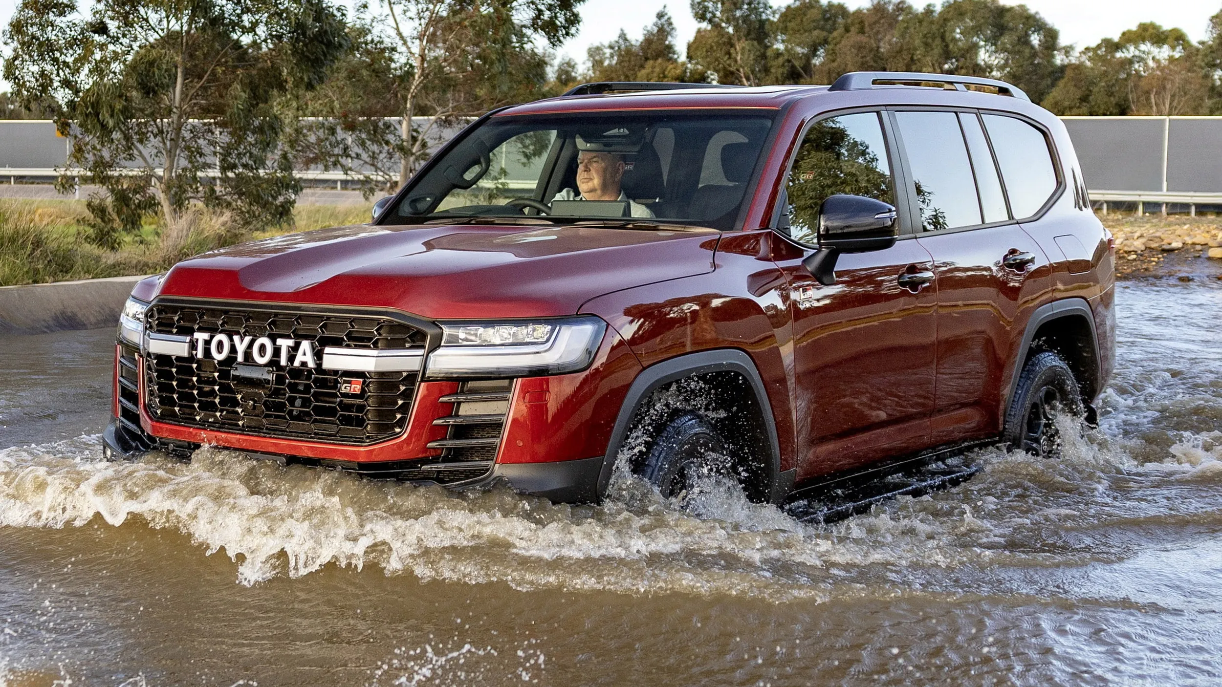 Toyota-Land-Cruiser-300-GR-Sport-Hybrid-Australia-1s.webp