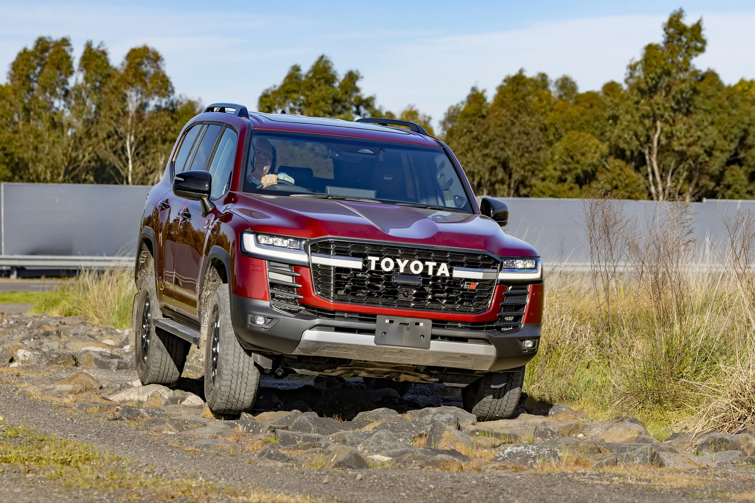 Toyota-Land-Cruiser-300-GR-Sport-Hybrid-Australia-3.webp