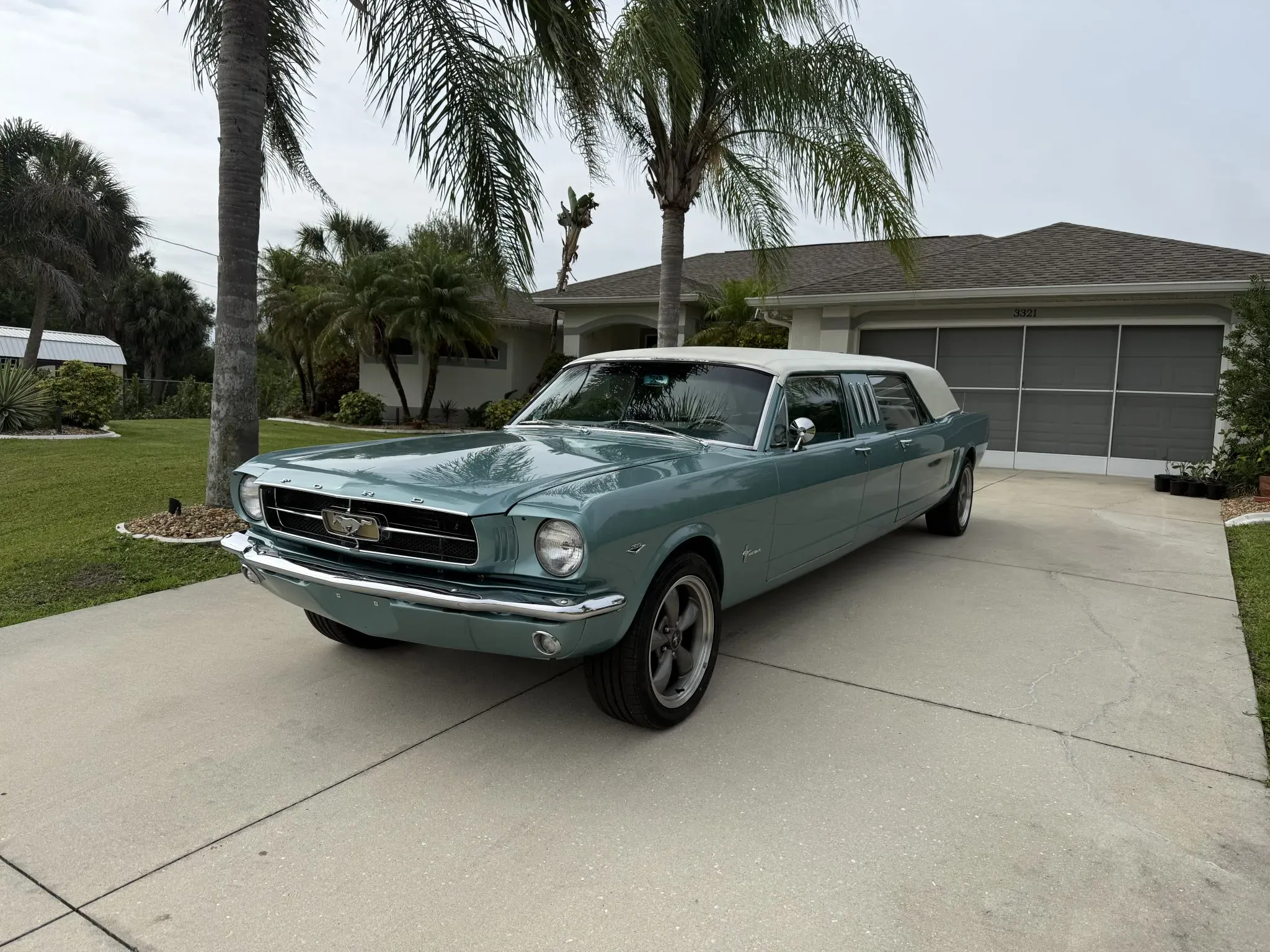 Восьмерка Seat 1966 Mustang с задними дверями, сделанными из передних дверей, поступает на рынок