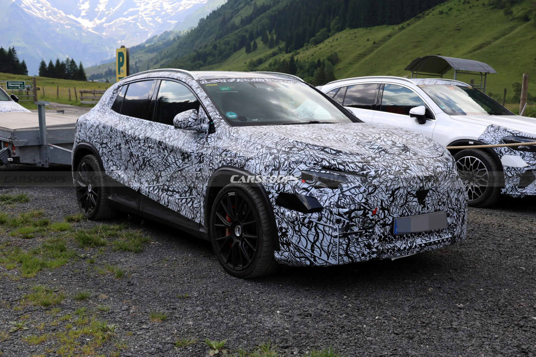 2028-Mercedes-AMG-GLA-Electric-624-101-2