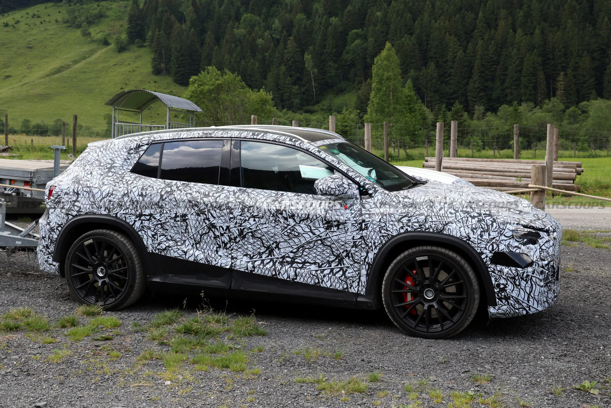 2028-Mercedes-AMG-GLA-Electric-624-102-2