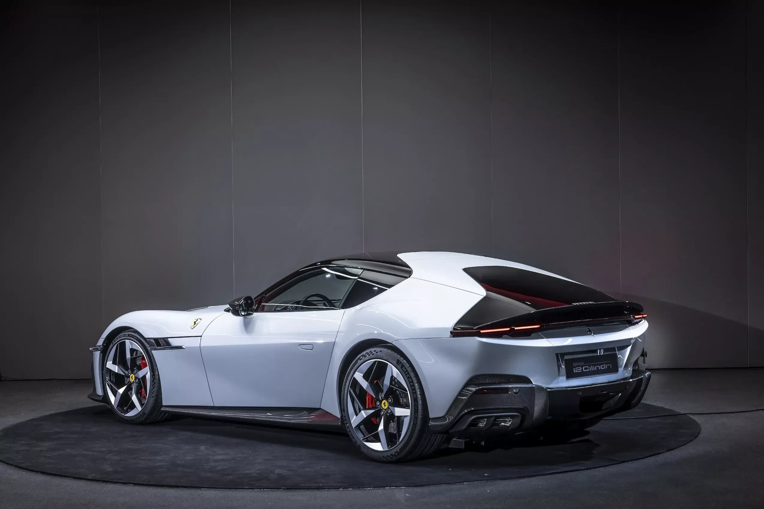 Ferrari ще представи нещо на 4 юли – може ли да е ръчен 12Cilindri?