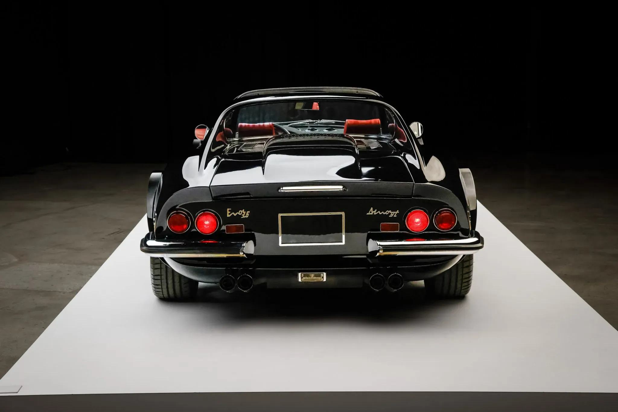 Ferrari Dino отказался от своего оригинального V6 в пользу V8 — и теперь он продается на аукционе за 800 000 долларов.