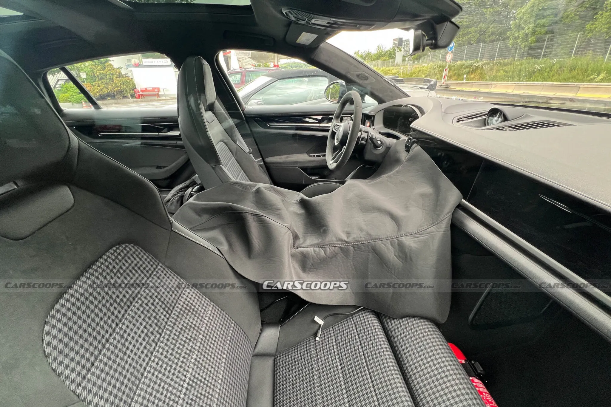 Porsche-Panamera-facelift-00037-2048x136